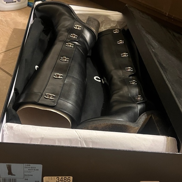 Chanel boots - Picture 3 of 8
